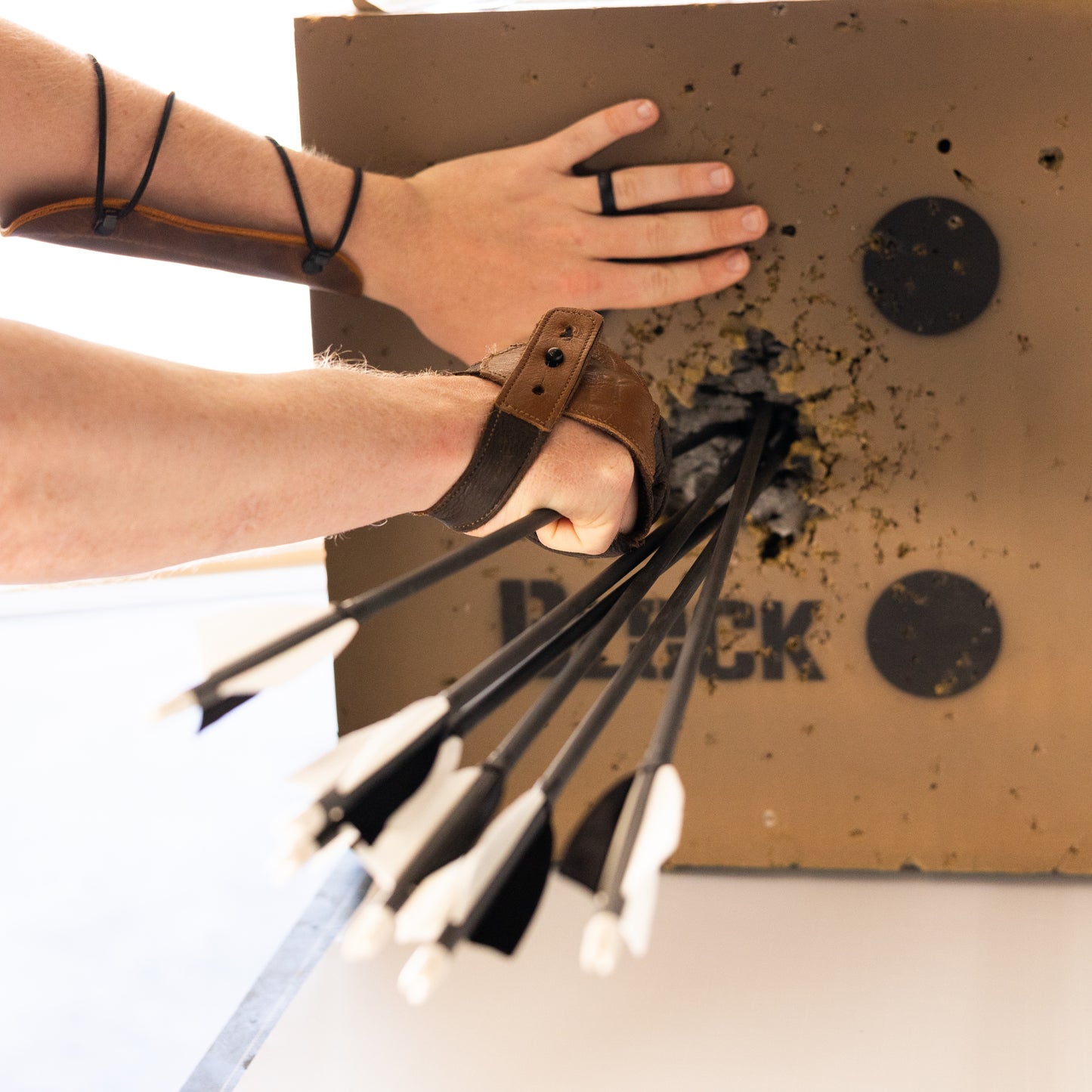 Traditional Carbon Arrows - 6 Pack