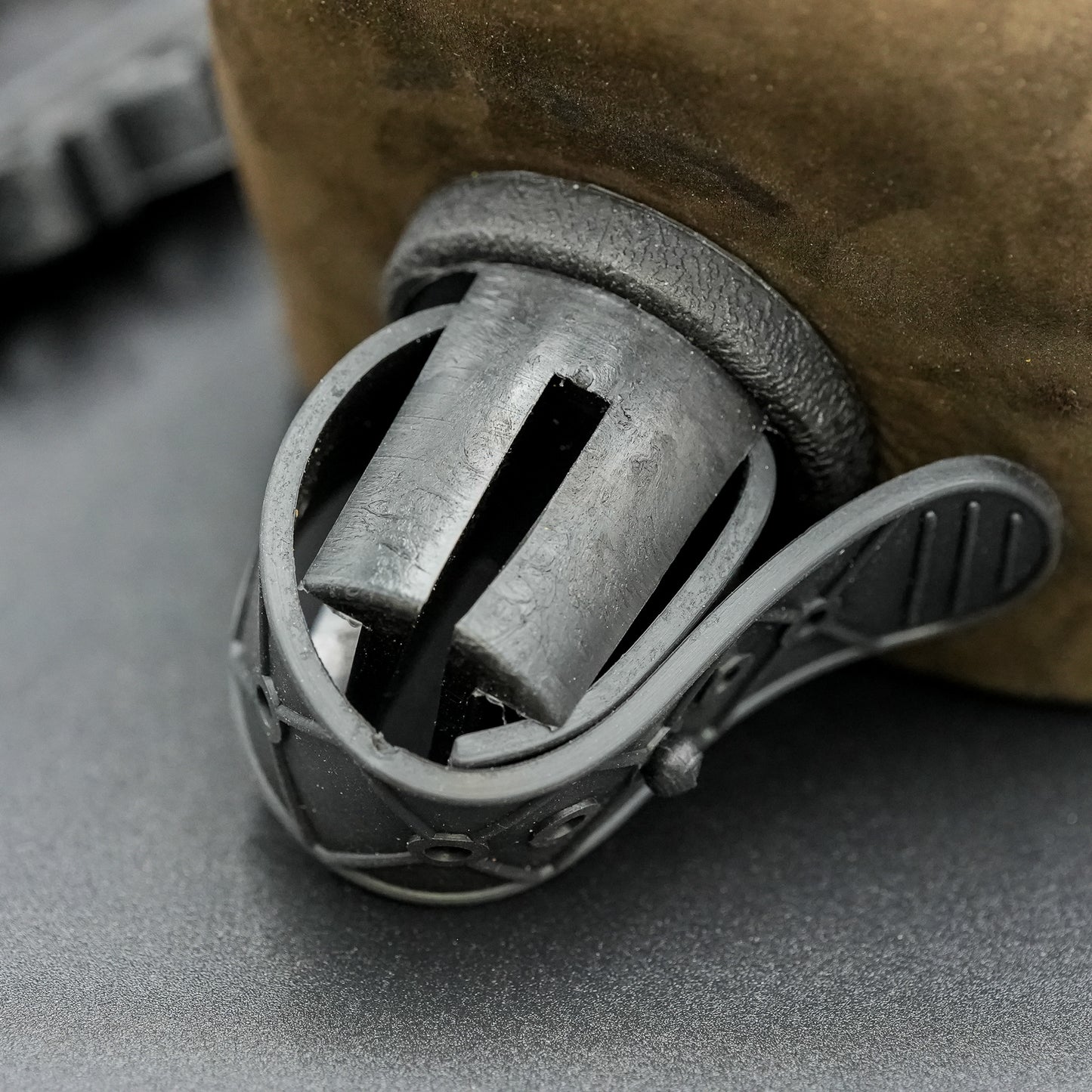 Limb Mount Quiver | 6 Arrow | Strap On | (Black or Brandy)