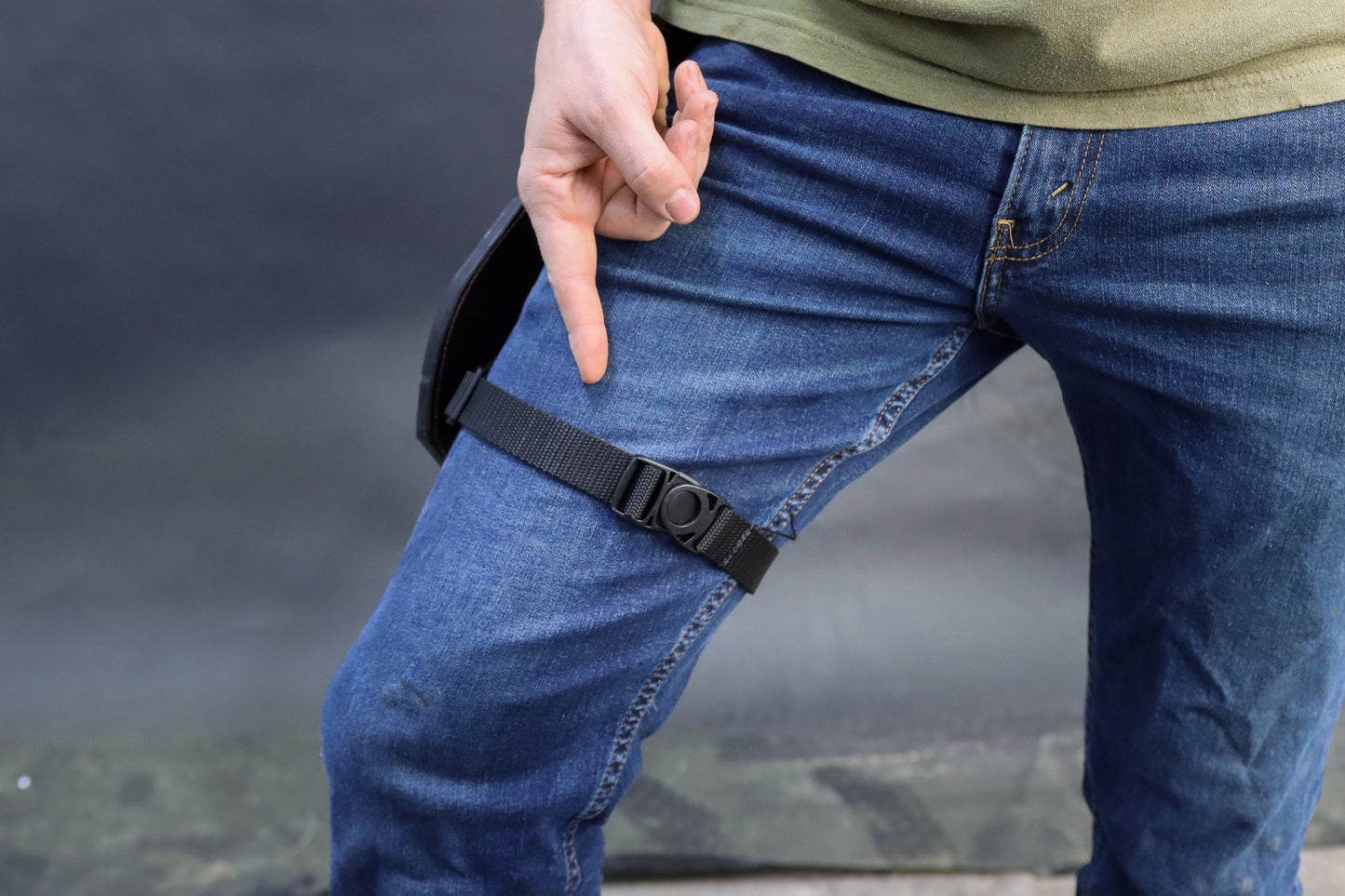 Leather Rear Facing Hip Quiver