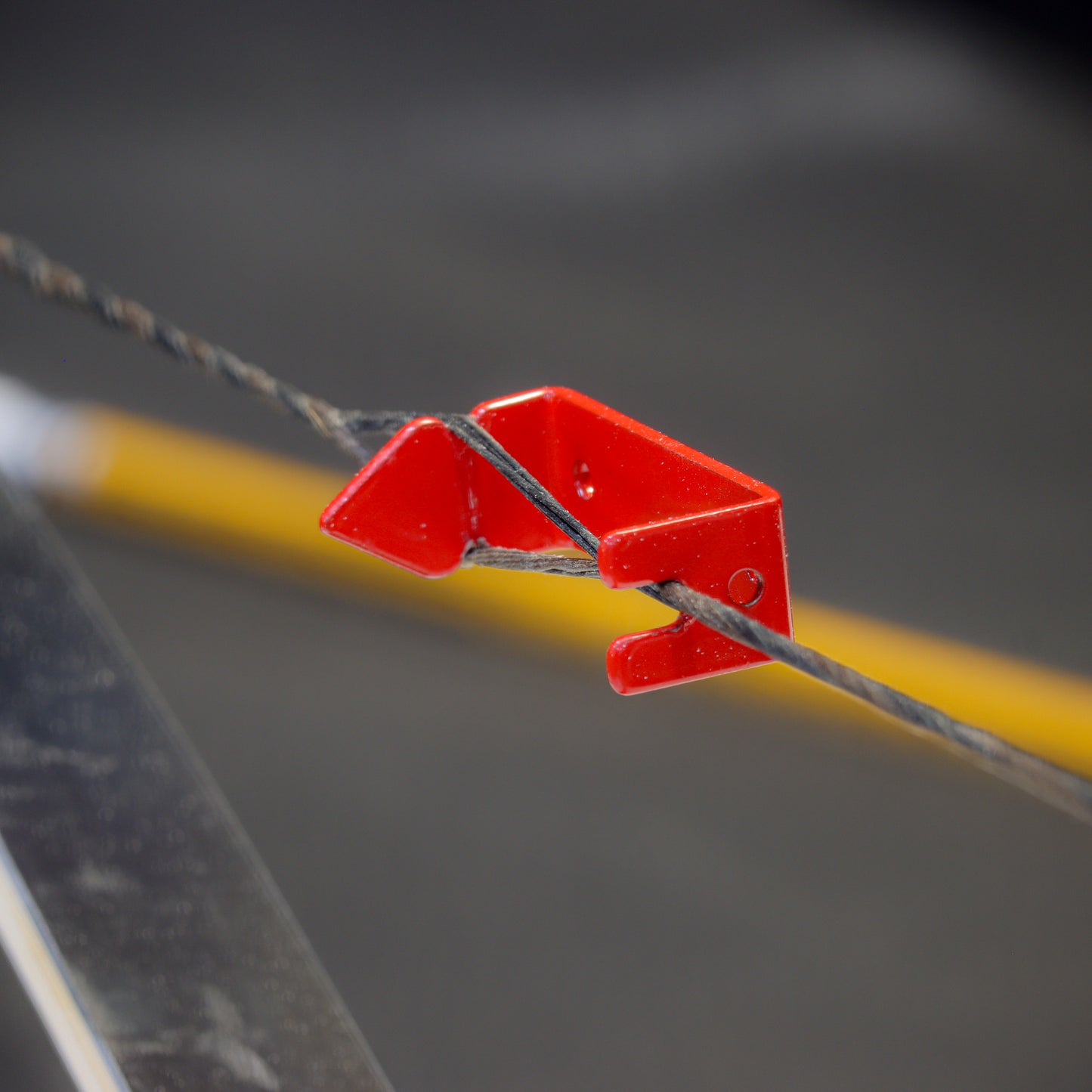 Bowstring Separator